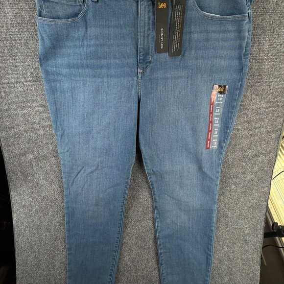 NWT Lee Jeans Women Mid Rise Skinny Leg Slim Fit Sculpting Medium Wash 18M - Picture 1 of 16